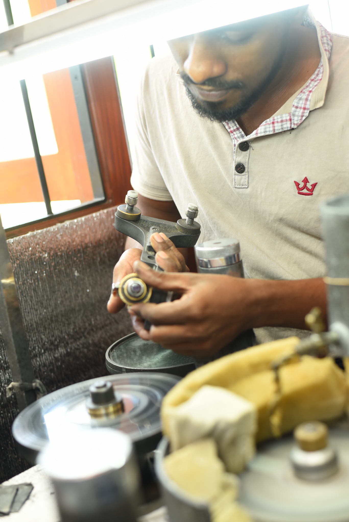 Lapidary service gem cutting